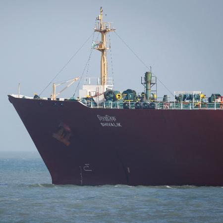 Navio indiano de gás liquefeito de petróleo (GLP) Shivalik chega ao porto de Mundra, no estado de Gujarat, após cruzar o estreito de Ormuz em meio à escalada do conflito entre EUA, Israel e Irã 