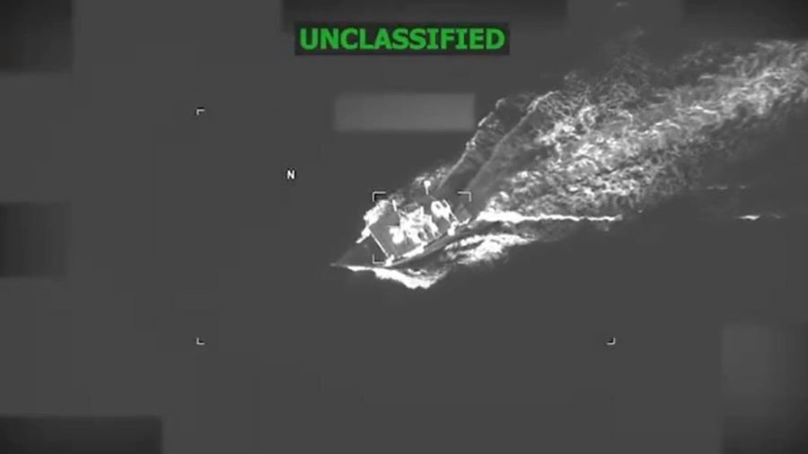 Imagem divulgada em rede social pelo Comando Sul dos EUA mostra ataque contra embarcação Imagem divulgada em rede social pelo Comando Sul dos EUA mostra ataque contra embarcação