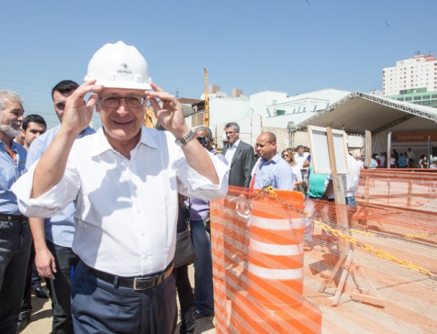 O governador de São Paulo, Geraldo Alckmin (PSDB), dá início às escavações da linha 6-laranja do Metrô, na futura estação da Freguesia do Ó - Eduardo Saraiva/A2IMG