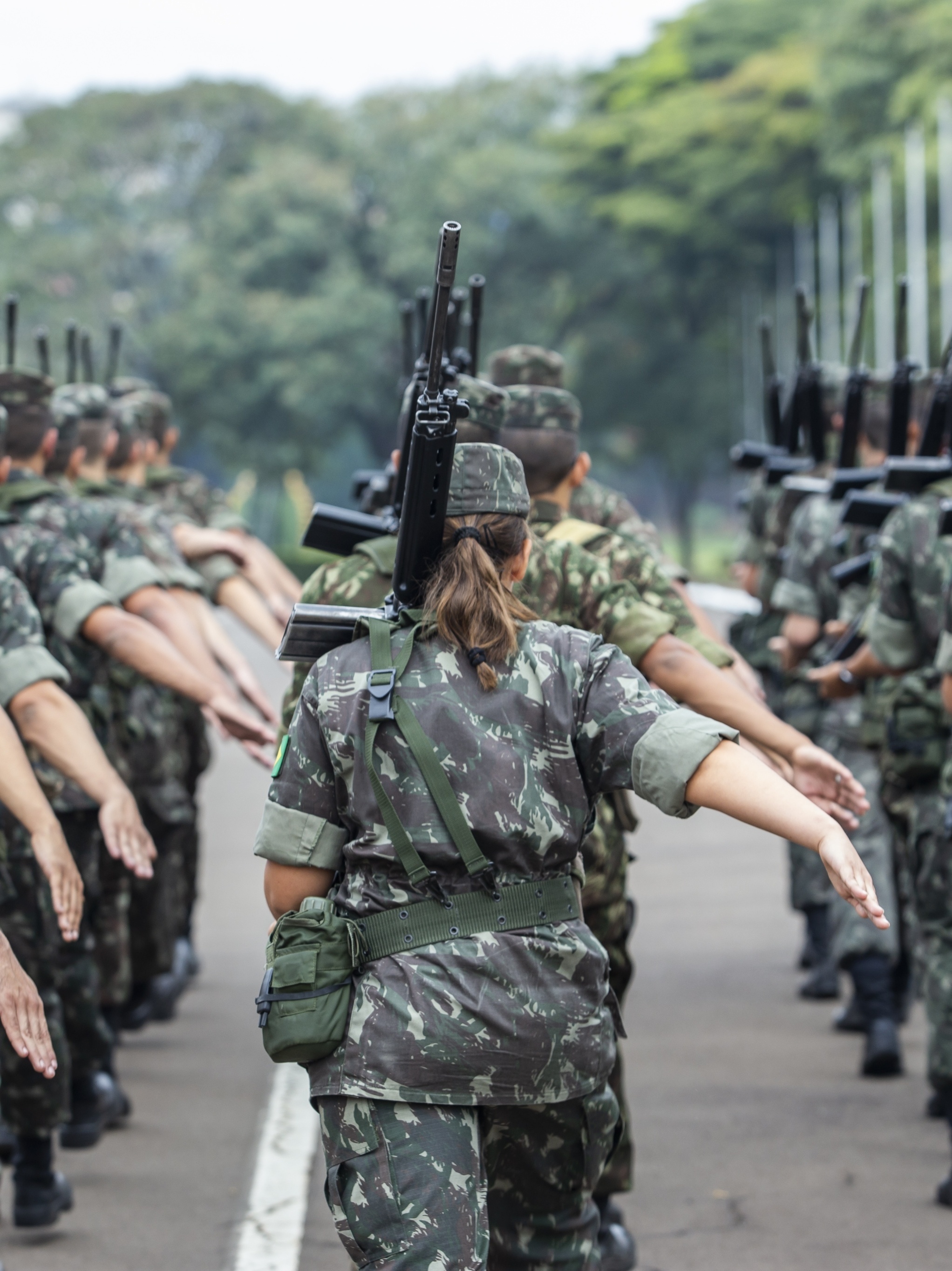 Exército Brasileiro 🇧🇷 on X: Se você é do sexo masculino e completa 18  anos em 2022, você deve se alistar para o serviço militar até 30 de junho.  ATENÇÃO: não é