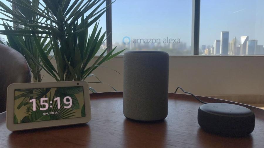 Linha de alto falantes inteligentes Amazon Echo, com a assistente Alexa - Bruna Souza Cruz/UOL