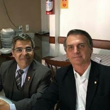 Integralista Paulo Fernando Melo da Costa e Jair Bolsonaro - Reprodução Internet
