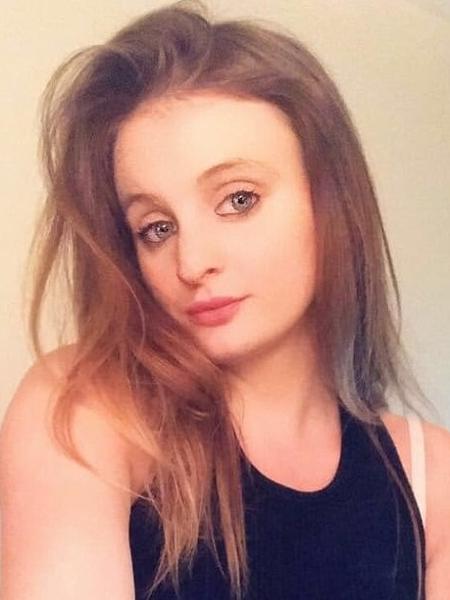 Chloe Middleton, de 21 anos, morreu após contrair coronavírus no Reino Unido - Reprodução/Facebook