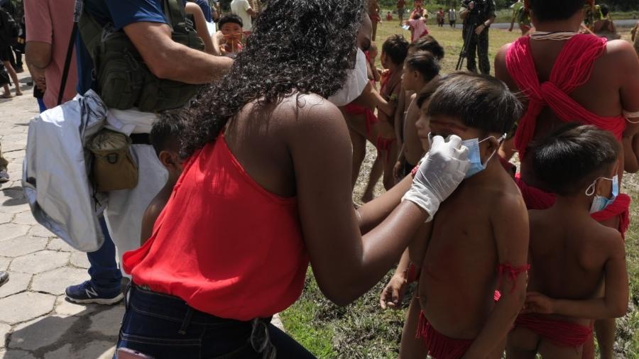 Operação conjunta de saúde realiza testagem em comunidades Yanomami - Agência Saúde