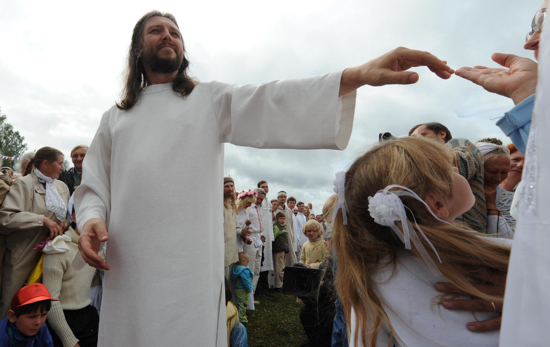 Jesus da Sibéria": guru russo é preso por suspeita de extorquir discípulos