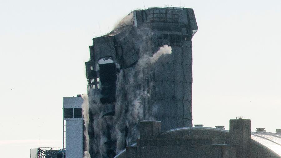Implosão do antigo Trump Plaza Hotel & Casino, em Atlantic City, nos EUA - Eduardo Muñoz Alvarez/Getty Images/AFP