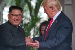 Aperto de Kim e Trump foi assistido pelo mundo inteiro nesta terça - Getty Images