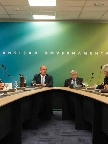 Onyx Lorenzoni (e) e general Heleno em reunião durante o governo de transição - Romério Cunha /Casa Civil PR
