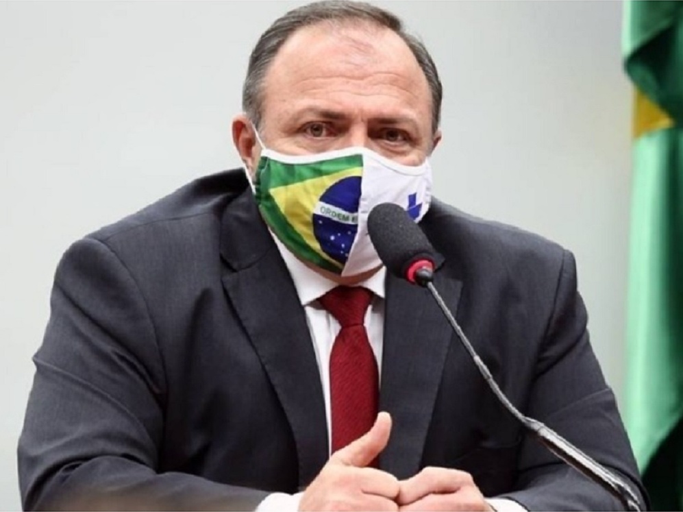 'Essa é a pergunta do milhão', diz Pazuello sobre qual vacina será aplicada