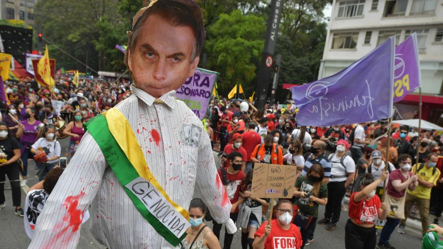 Manifestantes criticam Bolsonaro: Lista das palavras mais buscadas inclui "empatia", "basculho" e "amor" - Nelson Almeida/AFP