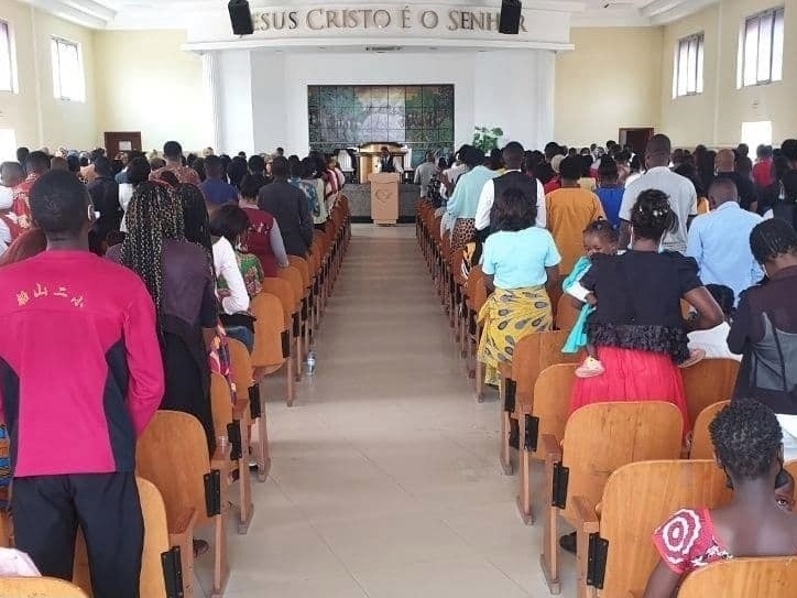 Bispos da Igreja Universal em Angola rompem com Edir Macedo