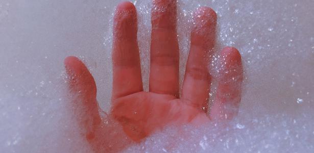 Por que a espuma é sempre branca, seja na cerveja, sabonete ou mar poluído?