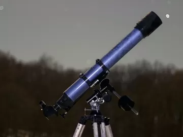 Cometa do século poderá ser visto hoje; qual o melhor dia para observar?