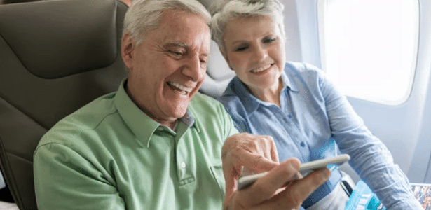 Idosos devem ser separados no avião por questão de segurança, aponta estudo