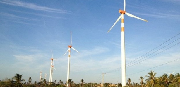 Silhueta Do Moinho De Vento No Céu Do Pôr-do-sol. Gerador De Turbina Eólica.  Conceito De Energia Eólica. Energia Sustentável E Renovável Para Proteção  Climática Foto Royalty Free, Gravuras, Imagens e Banco de