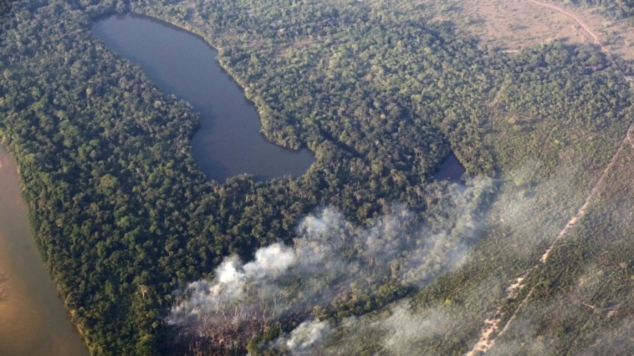 Vista aérea do Parque Nacional do Xingu, em Mato Grosso - Paulo Whitaker/Reuters