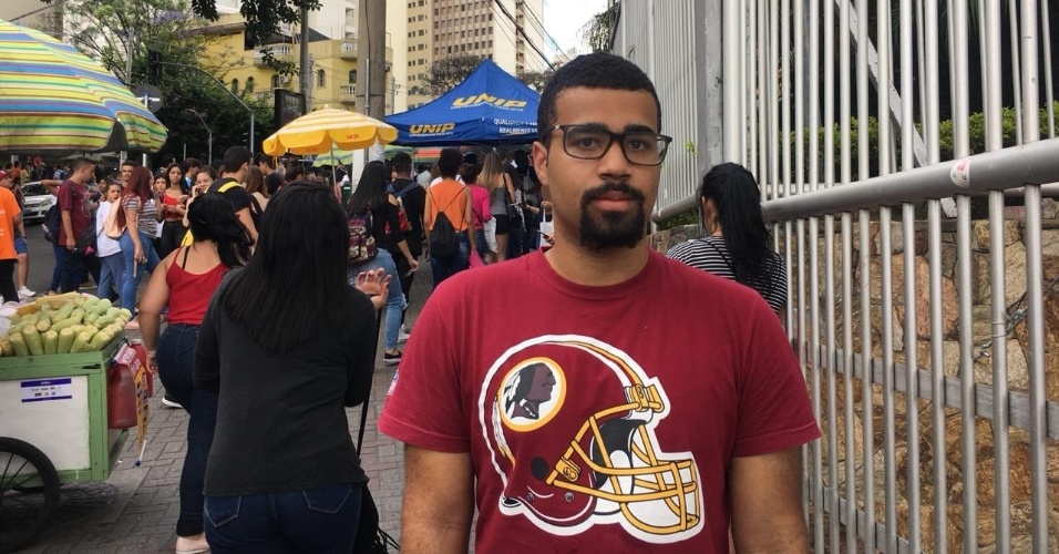 Daniel Silva Santos, 20, se formará este ano em jogos digitais, mas ao longo do curso percebeu que gostaria de estudar Ciência da Computação e decidiu prestar o Enem outra vez.  ?Até é interessante o que faço, mas jogos digitais não é bem o que gostaria de estudar. Descobri ao longo da graduação. Vou me formar, mas já de olho em outra área ?, contou