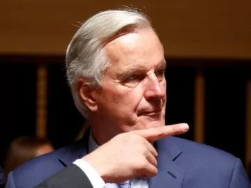 Macron nomeia Michel Barnier, de direita, como primeiro-ministro da França