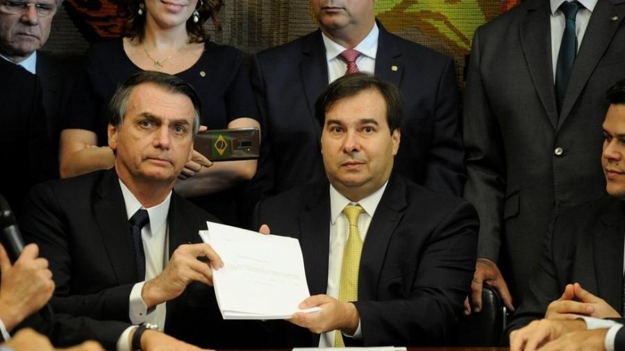 A ação que deve ser julgada pode afetar tanto o presidente Jair Bolsonaro quanto o presidente da câmara, Rodrigo Maia - Handout/Reuters