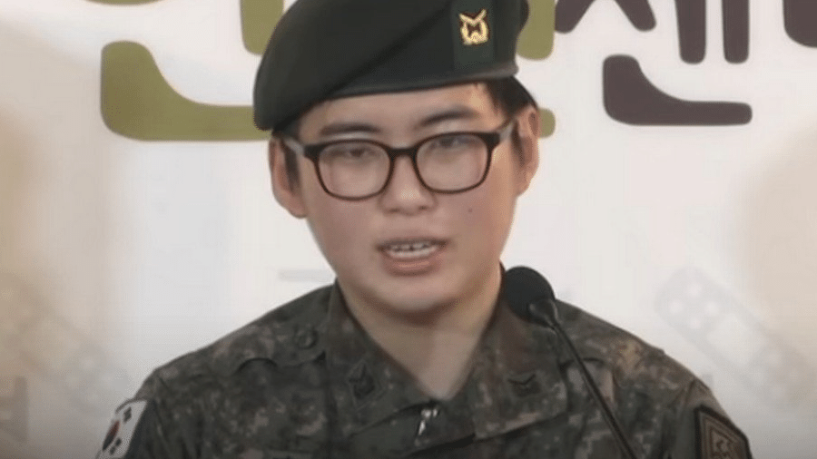 A primeira soldado trans da história da Coreia do Sul, Byun Hee-soo, foi encontada morta em seu apartamento em Seul - Divulgação/South China Morning Post