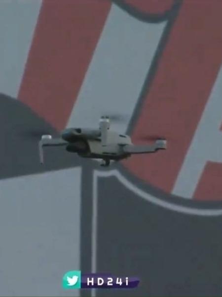 Drone entrou em campo e obrigou árbitro a paralisar o jogo - Reprodução/Twitter