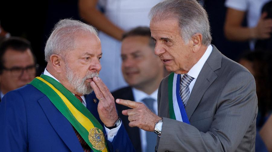 07.09.23 - O presidente Lula e o ministro da Defesa, José Múcio, na comemoração do Dia da Independência, em Brasília - REUTERS/Adriano Machado