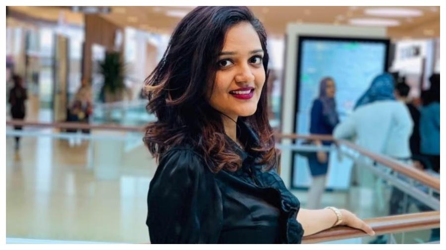 Image: https://conteudo.imguol.com.br/c/noticias/9e/2025/06/12/a-dentista-canadense-nirali-patel-estava-no-aviao-que-caiu-na-india-1749760642663_v2_900x506.jpg A dentista canadense Nirali Patel estava no avio que caiu na ndia