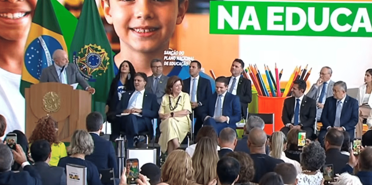 REP Lula sanciona novo Plano Nacional de Educação - undefined