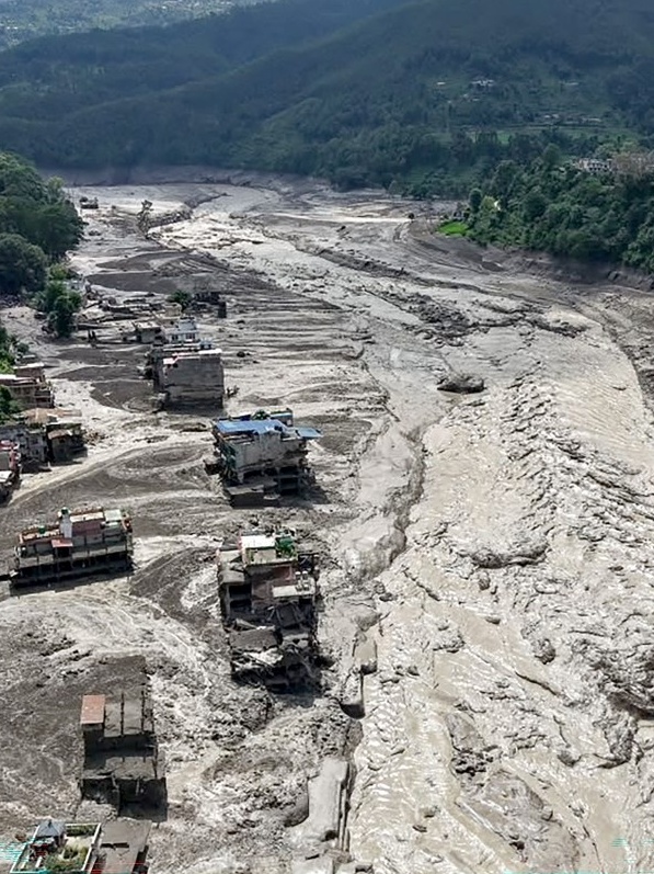 Terremoto e avalanche podem ser causa de inundações com mortos no Nepal