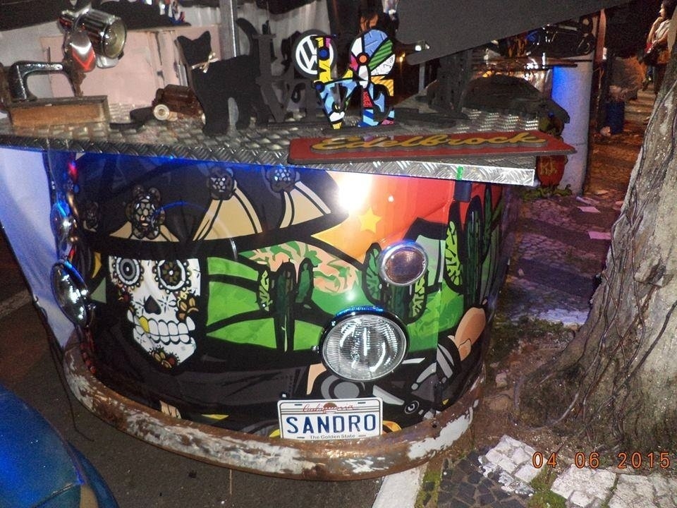 A empresa Retro Garage transforma Kombis em balcões. O empreendimento é comandado por Sandro Ricardo Pereira, de Mogi das Cruzes - Divulgação