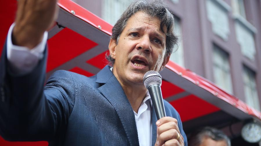Ex-prefeito Fernando Haddad (PT) discursa durante ato de repúdio à condenação imposta ao ex-presidente Lula - Dario Oliveira/Folhapress