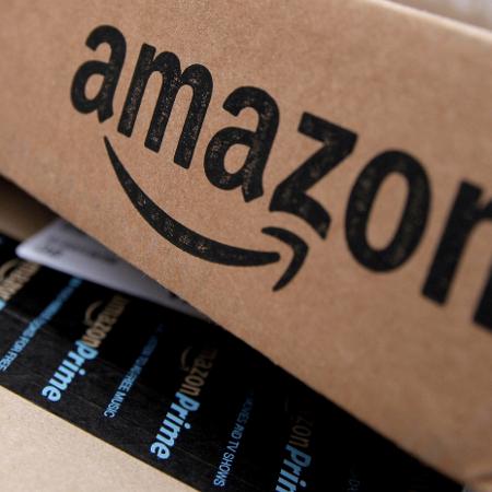 Pacote de produto enviado pela Amazon, uma das gigantes do varejo online - Mike Segar/Reuters