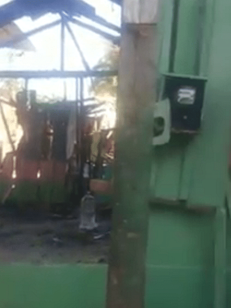 Detalhe da casa de Raimunda Alves da Gama, 75, que foi incendiada - Reprodução