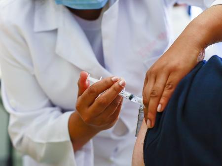 Vacina da covid-19: vacinação no Brasil deve entrar em 2022