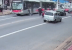 Vídeo: Motorista de ônibus passa por cima de moto durante discussão em SP - Reprodução/Facebook