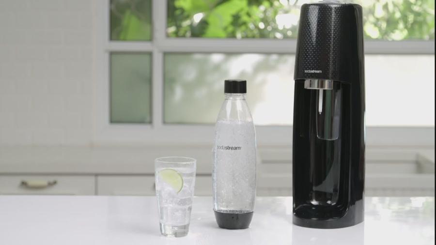 Máquina da Sodastream faz água com gás em casa - Reprodução