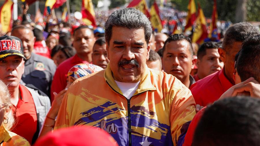 Maduro participou ontem de manifestação de aniversário do fim da ditadura de Marcos Perez Jimenez - REUTERS/Leonardo Fernandez Viloria