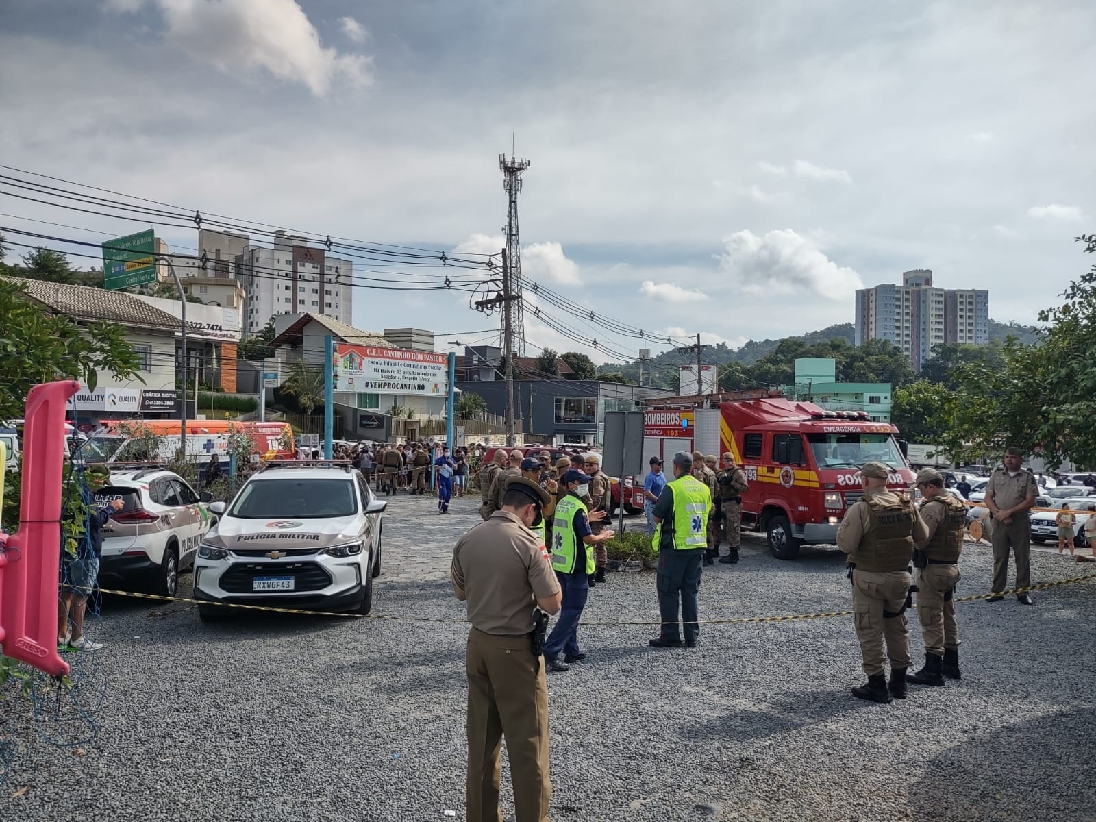 Ataque à creche de Blumenau: O que se sabe até agora: - Mesorregional