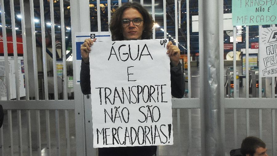 Greve no metrô: protesto contra privatizações na estação Barra Funda, na zona oeste de São Paulo