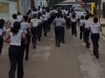 Motivados por PM, alunos de colégio militar em TO cantam música sobre matar