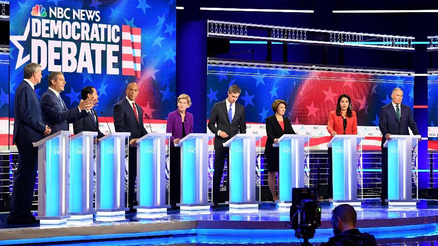 Candidados democratas à Casa Branca se enfrentam em rodadas de debate - AFP