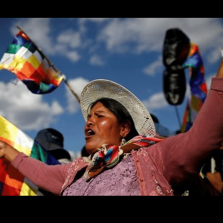 Movimentos sociais leais a Evo Morales exigem a renúncia imediata da presidente interina Jeanine Áñez (19.nov.2019) - Reuters