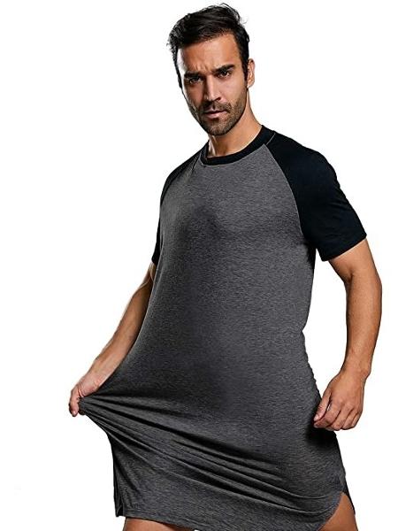 Modelo veste camisola com pose entusiasmada - Reprodução/Amazon
