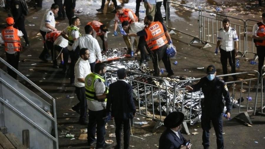 "Tudo aconteceu em uma fração de segundo; as pessoas simplesmente caíram, pisoteando umas às outras", disse uma testemunha ao jornal Haaretz - EPA