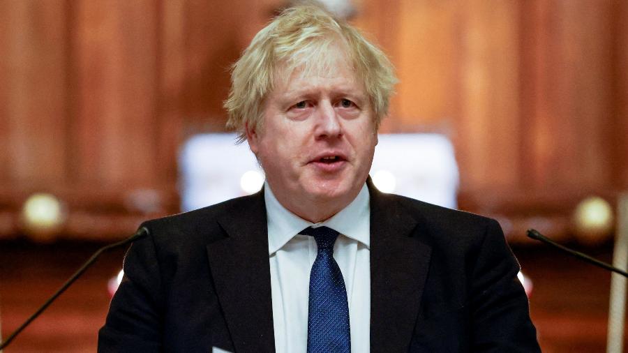 O primeiro-ministro britânico Boris Johnson participa de uma reunião com membros da comunidade ucraniana na Catedral Católica Ucraniana em Londres, Grã-Bretanha - Jamie Lorriman/Reuters