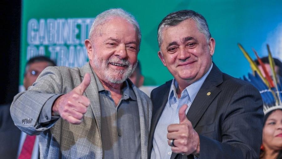 O presidente Lula com o deputado federal José Guimarães (PT-CE), líder do governo na Câmara