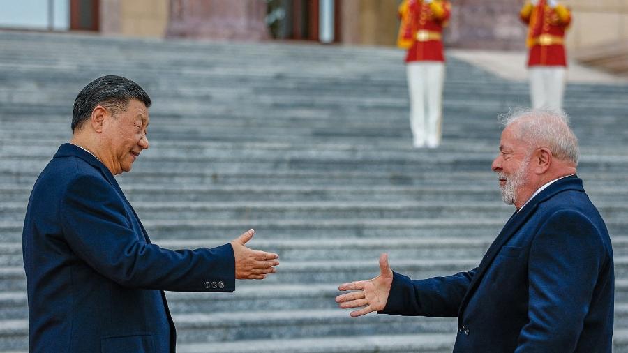 Lula e Xi Jinping participam de cerimônia de boas-vindas no Grande Salão do Povo em Pequim - Ricardo Stuckert/Reuters