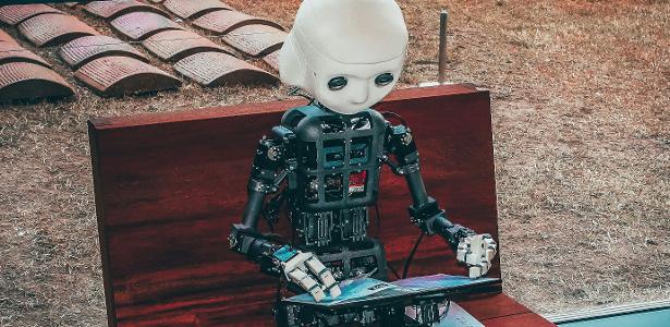 IA brasileira que não ouve linguistas é iPhone que ignora designers