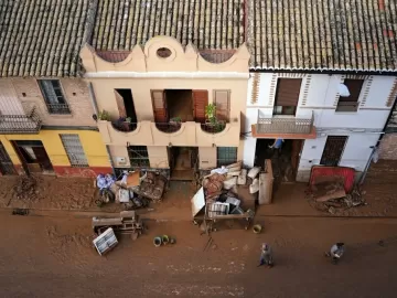 Devastação: imagens impressionantes mostram Espanha após enchentes