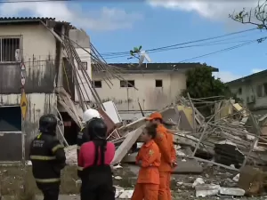 Residencial com 8 apartamentos desaba e deixa três mortos em Maceió